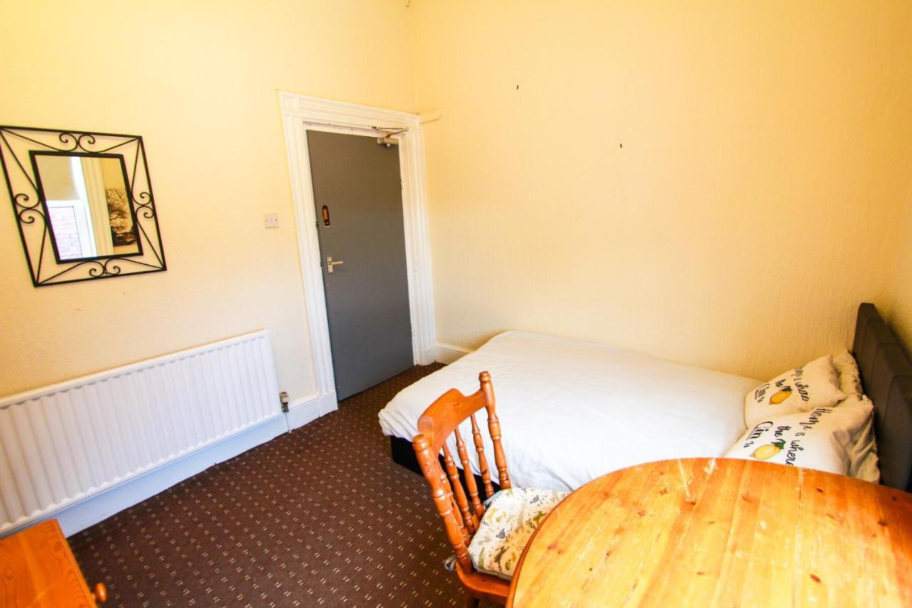 Central Bolton Accommodation Exterior foto
